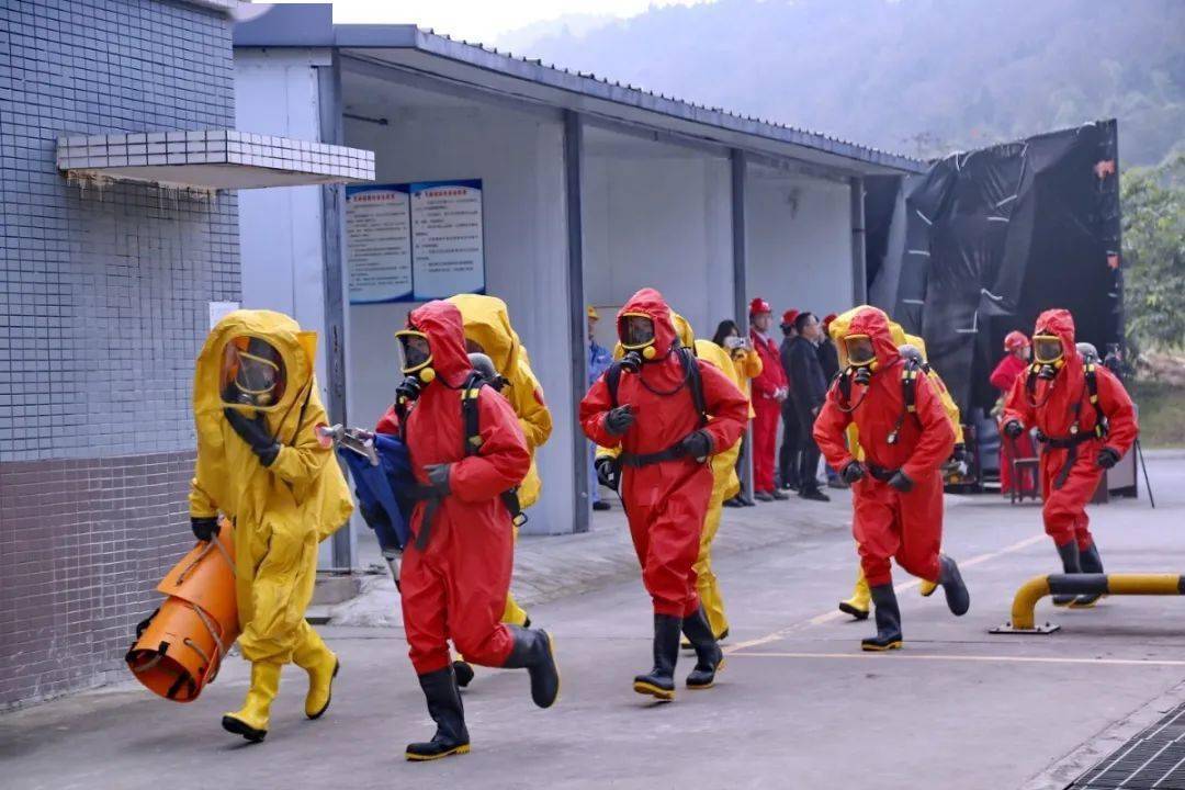 视频：当警报突然响起……美丰承办绵阳突发环境事件应急演练！龙8国际 龙八国际(图4)