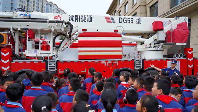 甘肃龙8国际 龙8平台消防：查漏洞 除隐患 保平安(图2)